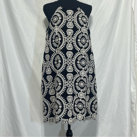 entro Dresses & Skirts - Entro Black and White Dress 100%cotton. Floral embroidered. New. Size L. Scallop